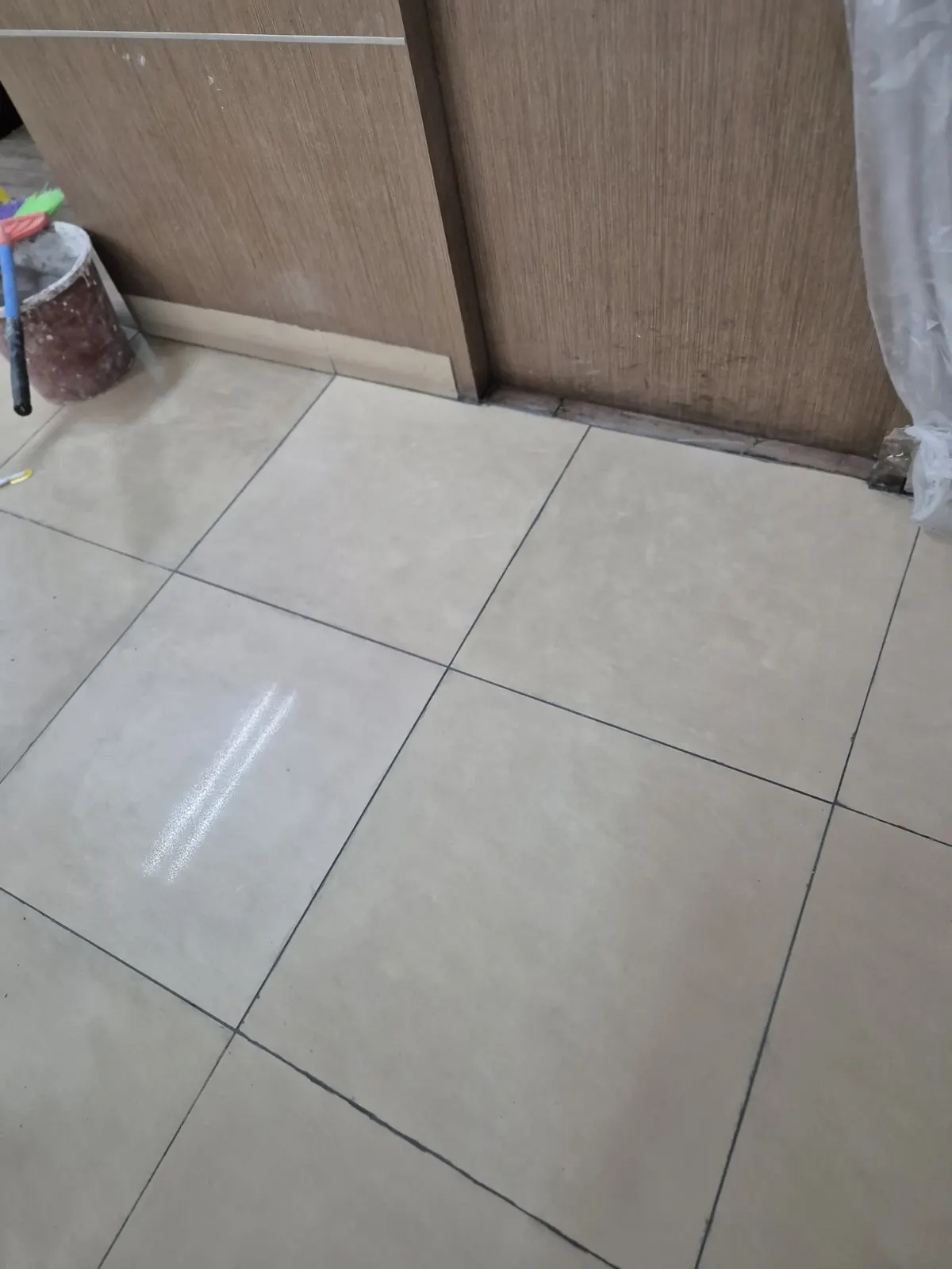 바닥 타일 배치 및 마감