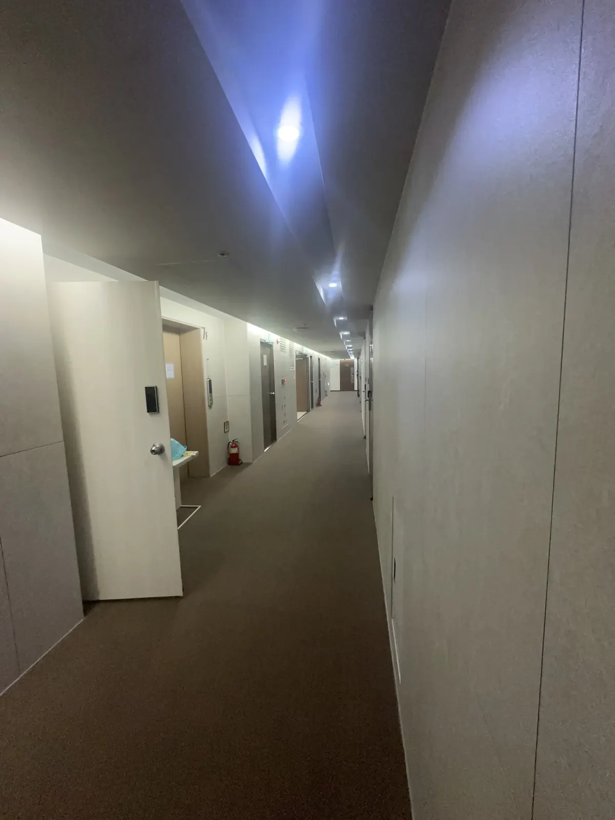 벽 타일 시공 진행 사진