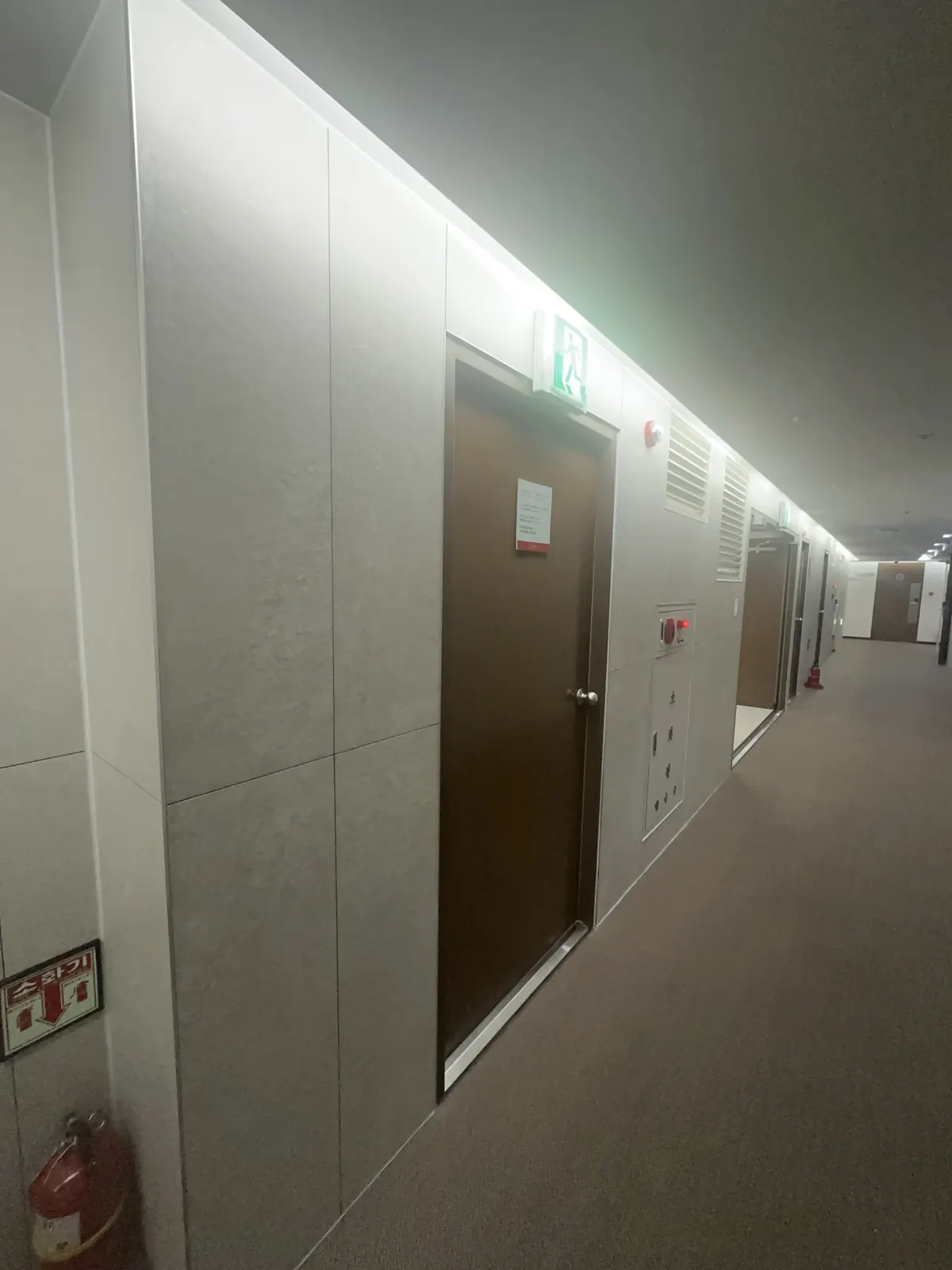 벽 타일 마감 상태